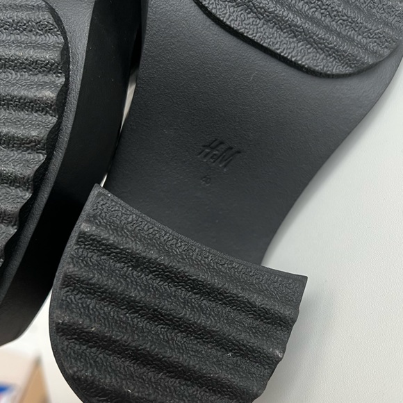 BRAND NEW patent faux leather platform boots - Picture 10 of 13